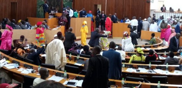 Assemblée nationale : Le vote suspendu pour défaut de vice-présidents Assemblée nationale : Le vote suspendu pour défaut de vice-présidents