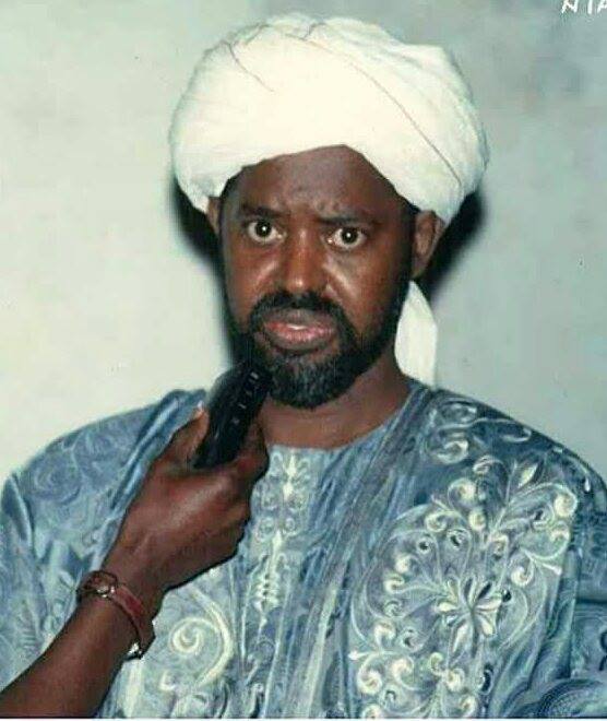 « Sidy Lamine Niasse était un baobab de la presse et un soldat de l’Islam » (Mamoudou Ibra Kane) « Sidy Lamine Niasse était un baobab de la presse et un soldat de l’Islam » (Mamoudou Ibra Kane)