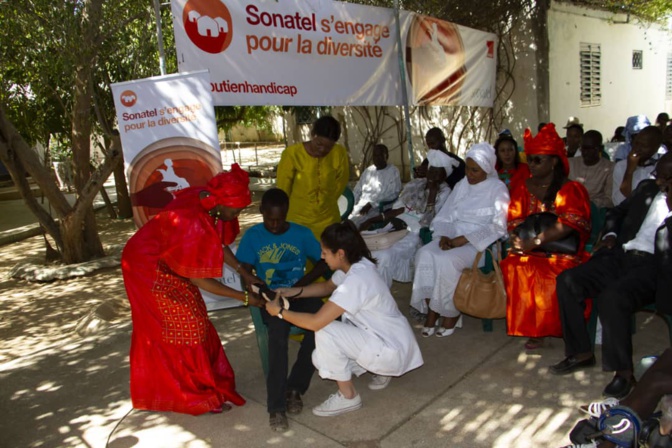 La Sonatel apporte son soutien aux enfants à mobilité réduite