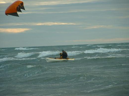 Stéphane Blanco teste le prototype Volanz pendant une tempête sur la côte vendéenne dans l’ouest de la France. Photo : Jean-Paul Gendry.