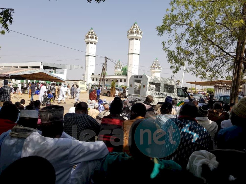 Vidéo - Photos: Inhumation de la dépouille de Sidy Lamine Niasse à la Grande mosquée de Kaolack