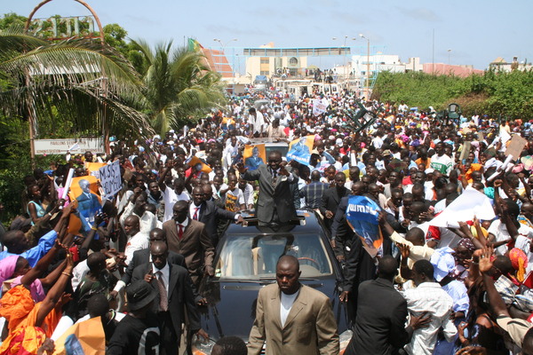 Idrissa Seck interdit d'accès à Kaloack par un impressionnant dispositif policier (Vidéo)