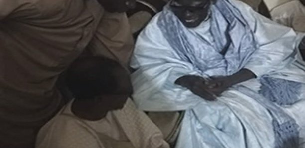 Me Madické Niang reçu par Serigne Mountakha en pleine retraite spirituelle