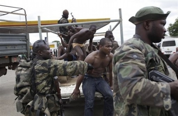 [ REPORTAGE ] Abidjan entre maintien de l`ordre et tentations de représailles