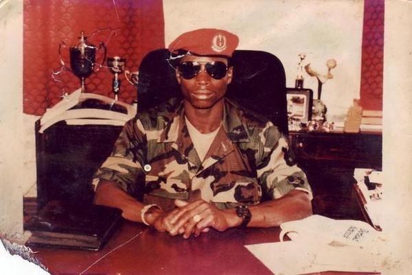 Photo : Yaya Jammeh, il venait de faire un coup d'Etat et était jeune officier
