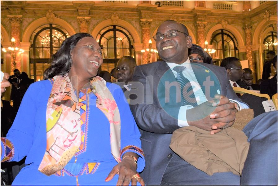 Les images de la séance de dédicace du livre "Le Sénégal au cœur" de Macky Sall à l'hôtel Inter- Continental de Paris