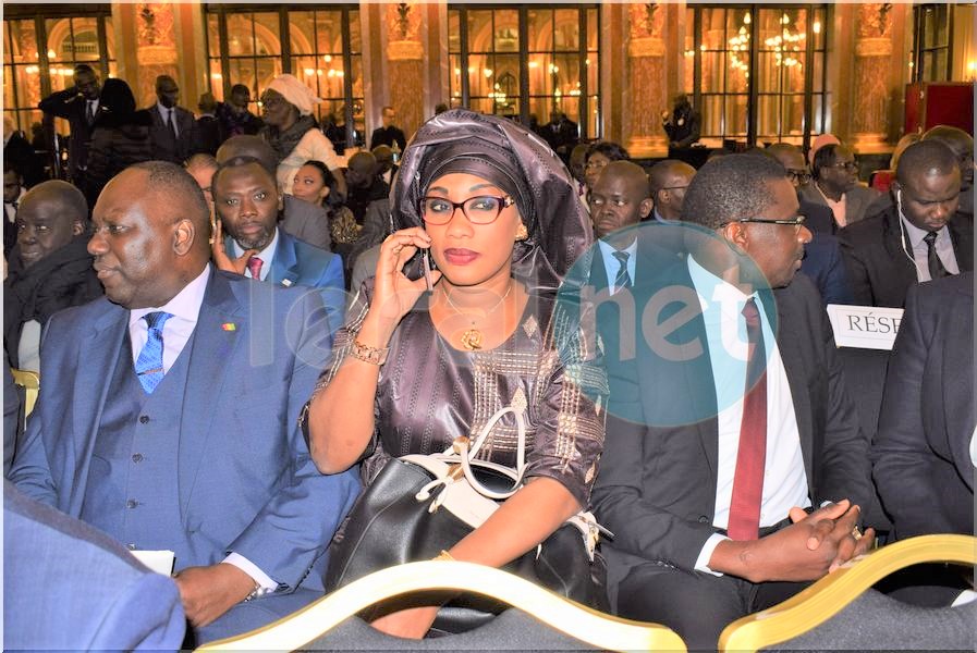 Les images de la séance de dédicace du livre "Le Sénégal au cœur" de Macky Sall à l'hôtel Inter- Continental de Paris