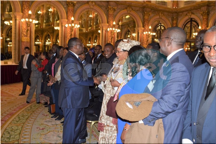 Les images de la séance de dédicace du livre "Le Sénégal au cœur" de Macky Sall à l'hôtel Inter- Continental de Paris