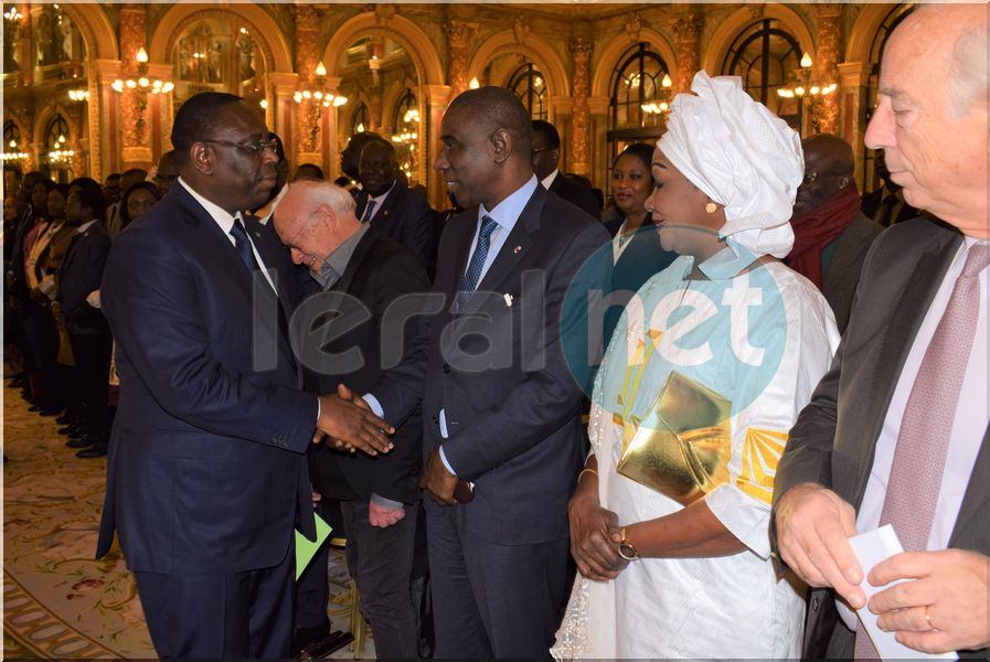 Les images de la séance de dédicace du livre "Le Sénégal au cœur" de Macky Sall à l'hôtel Inter- Continental de Paris