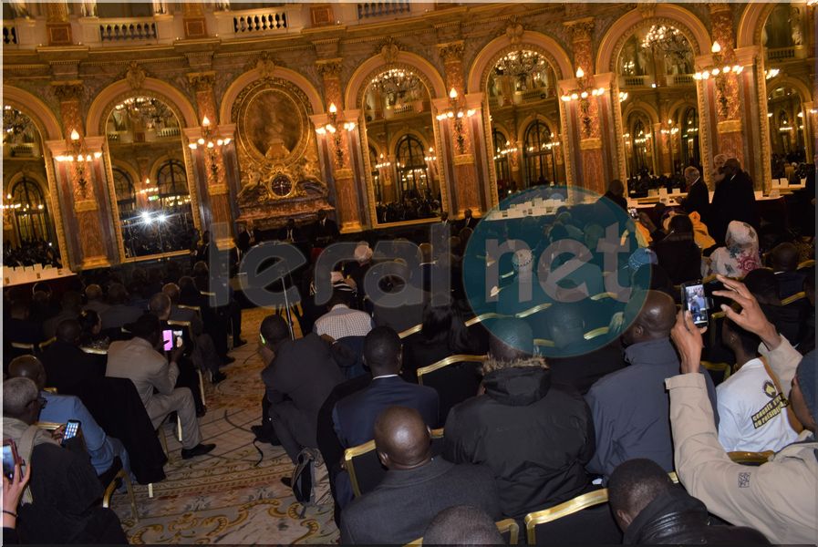 Les images de la séance de dédicace du livre "Le Sénégal au cœur" de Macky Sall à l'hôtel Inter- Continental de Paris