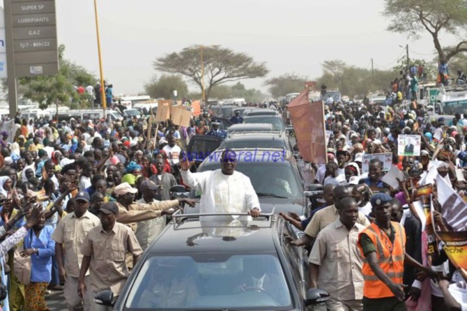 Inauguration autoroute « Ila Touba »: Macky Sall « achète » une mobilisation à 37 millions Fcfa