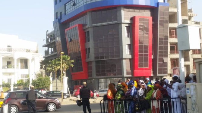 Procès Khalifa Sall : La Cour suprême sous haute surveillance policière (images)