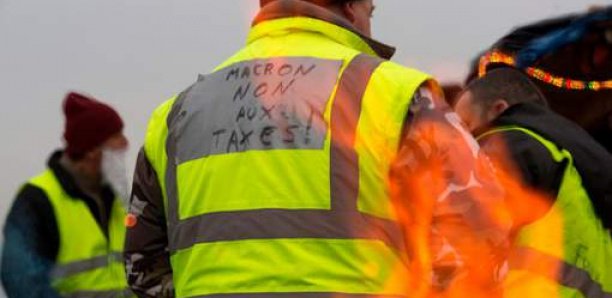 Un "gilet jaune" meurt renversé par un poids-lourd
