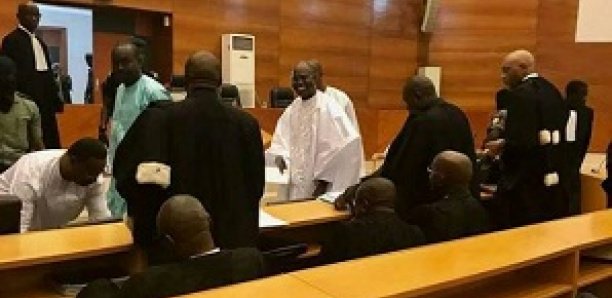 Affaire Khalifa Sall- Demande de renvoi et jonction : La bataille d’arguments entre la défense et le président de la cour