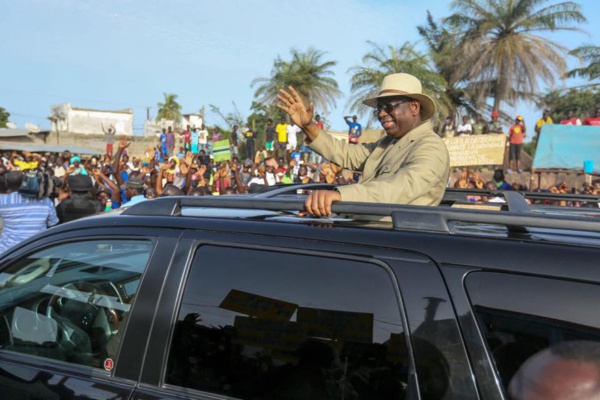Macky Sall en tournée économique dans les régions de Saint-Louis et Louga Macky Sall en tournée économique dans les régions de Saint-Louis et Louga