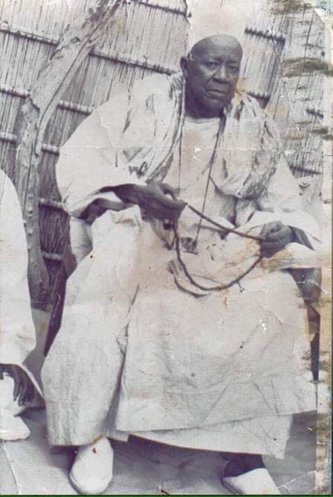 Photos :  Serigne Fallou Mbacké en noir et blanc