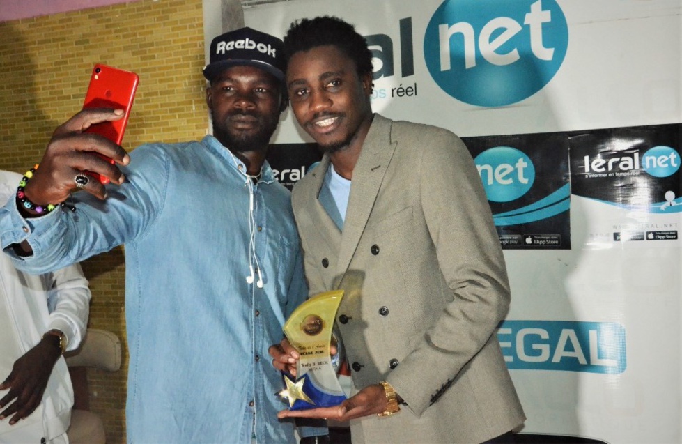 Photos : "Mirna", Tube de l'année 2018 - Catégorie Homme: Wally B. Seck reçoit son trophée au Penc Mi