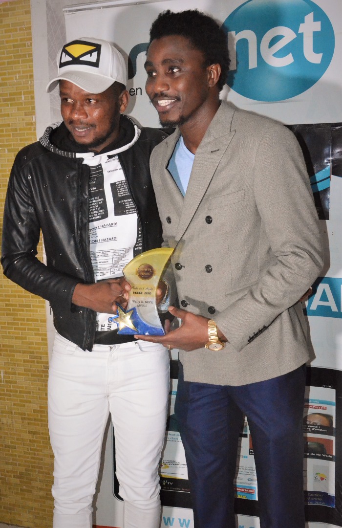 Photos : "Mirna", Tube de l'année 2018 - Catégorie Homme: Wally B. Seck reçoit son trophée au Penc Mi