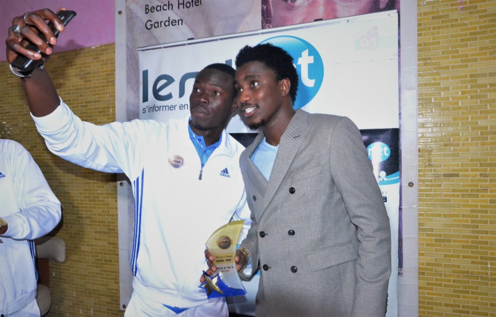 Photos : "Mirna", Tube de l'année 2018 - Catégorie Homme: Wally B. Seck reçoit son trophée au Penc Mi