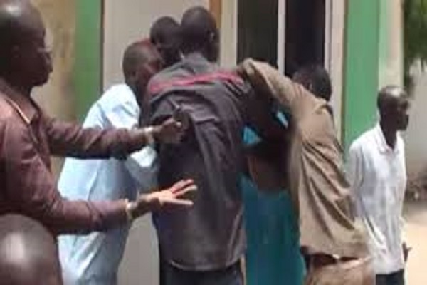 Vélingara : le 2e adjoint au maire tabassé par les partisans du maire Vélingara : le 2e adjoint au maire tabassé par les partisans du maire