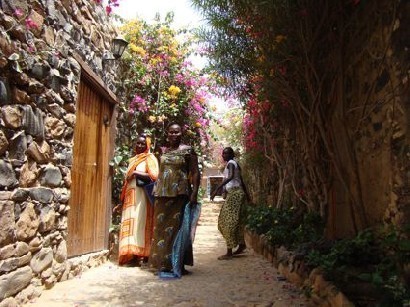 Une ruelle dans la petite île de Gorée (Richard Saindon)