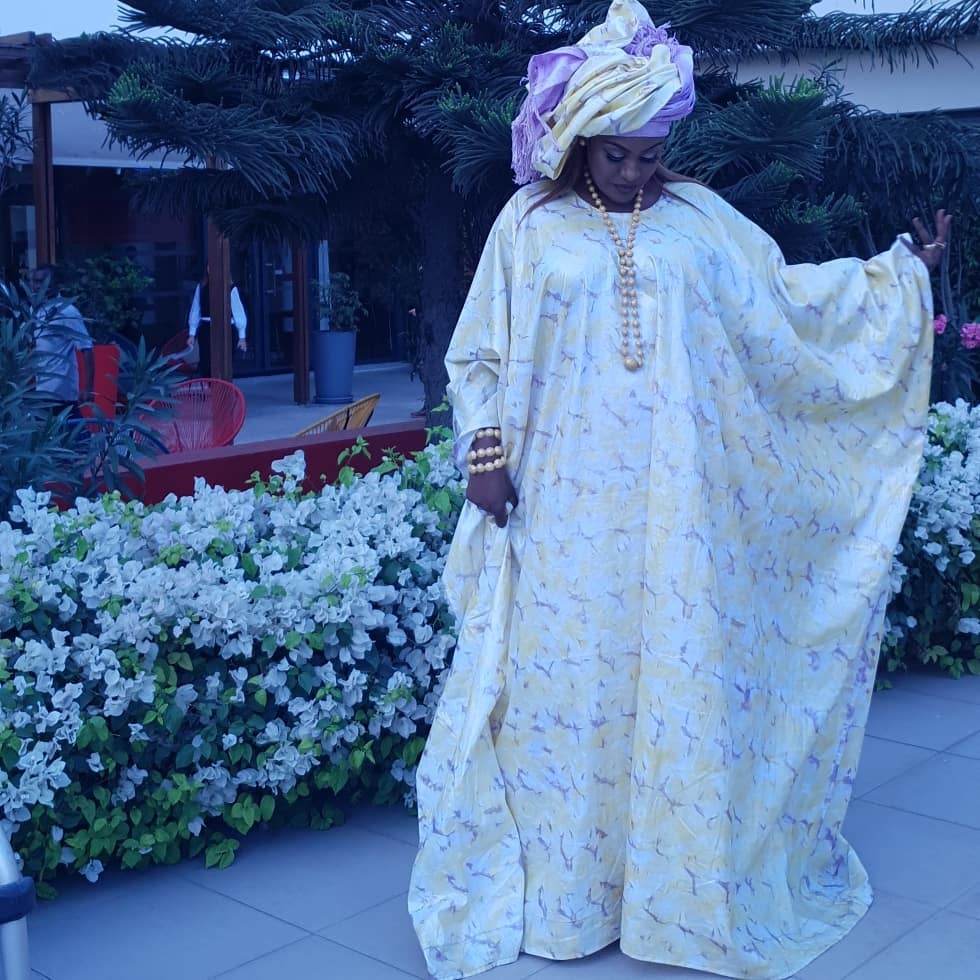 Adja s’affiche plus belle que jamais en « Sagnsé Sénégalaise » Adja s’affiche plus belle que jamais en « Sagnsé Sénégalaise »