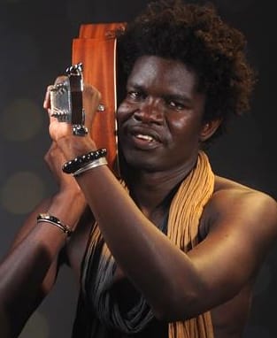 12 Photos : Mustafa Naham Guidelam, les différentes facettes de l'artiste chanteur acteur international