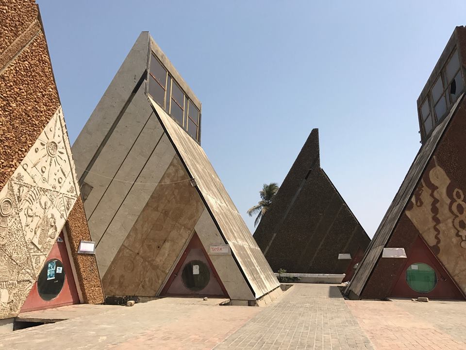 Carte postale: Le CICES menacé de disparition totale à cause de... Carte postale: Le CICES menacé de disparition totale à cause de...