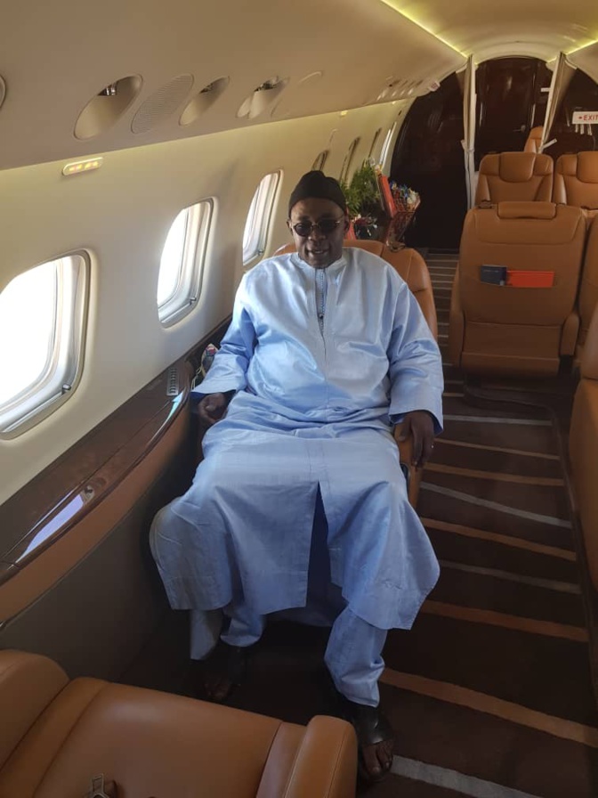 Samuel Sarr débarque à Dakar en Jet privé et prépare une déclaration importante