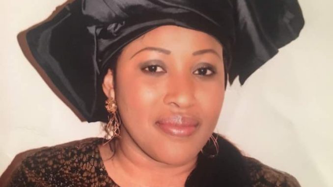 Photos : le regard amoureux de Diop Sy sur sa ravissante femme, waw keuye! Photos : le regard amoureux de Diop Sy sur sa ravissante femme, waw keuye!