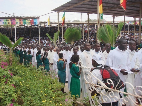 D. R. Lors de l’édition 2010 du pèlerinage de Poponguine. La communauté musulmane participe elle aussi à ce temps fort, dans un pays où les chrétiens ne représentent que 5 à 10 % de la population.