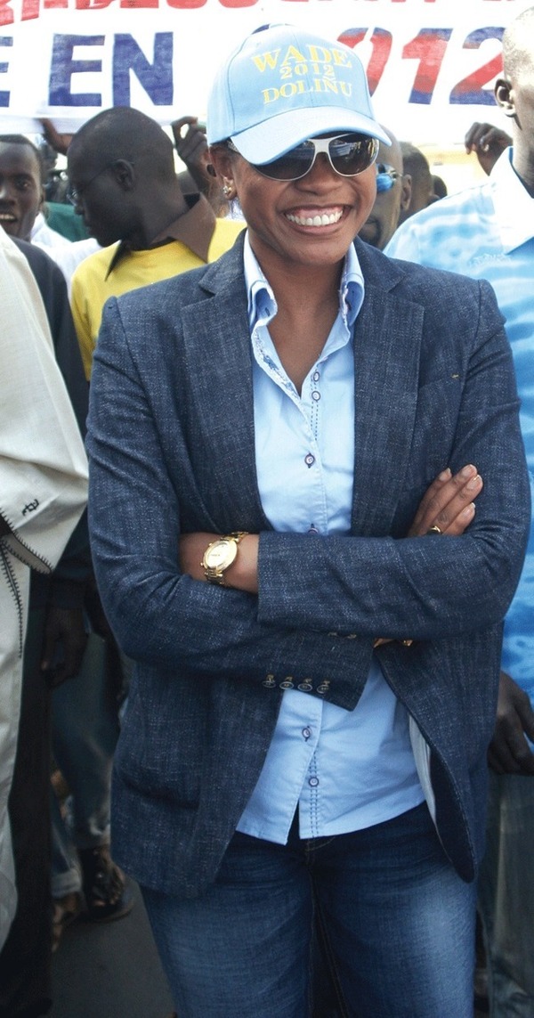 Photo : C'est la femme du ministre Aliou Sow !!! Fille branchée et politique, elle est impliquée dans un scandale