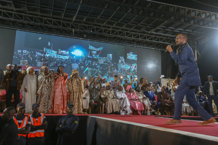 Photos : Meeting départemental du candidat Macky Sall, une vraie déferlante humaine à Saint-Louis