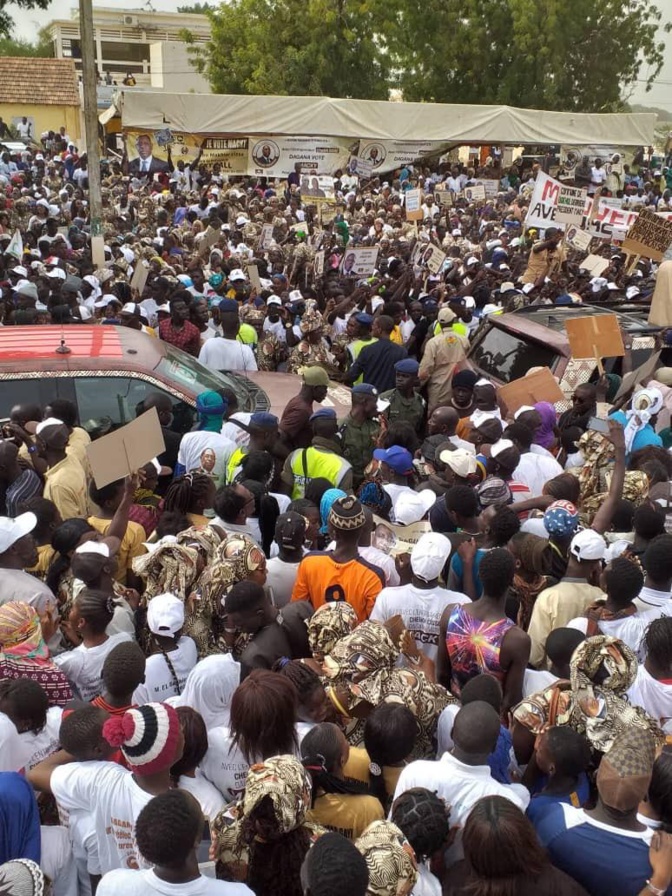 VIDEO- Campagne électorale: Macky Sall fait le plein au Walo