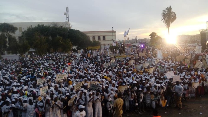 Photos de la forte mobilisation de Mary Teuw Niane à la place Faidherbe (Saint-Louis)