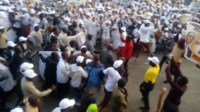 Photos de la forte mobilisation de Mary Teuw Niane à la place Faidherbe (Saint-Louis)