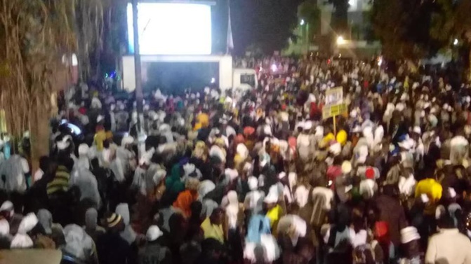 Photos de la forte mobilisation de Mary Teuw Niane à la place Faidherbe (Saint-Louis)