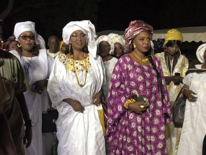 Photos : L'épouse d'Aly Ngouille Ndiaye resplendissante de beauté aux côtés de Macky Sall