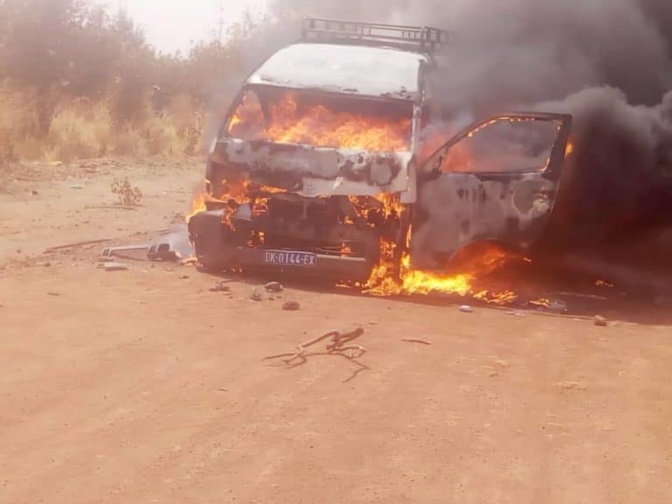 Affrontements à Tambacounda : Une voiture du PUR incendiée Affrontements à Tambacounda : Une voiture du PUR incendiée