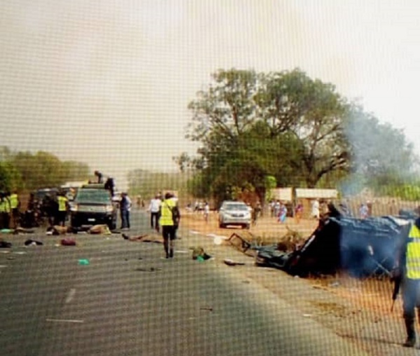 Urgent : un bus transportant des militants de Sonko se renverse à Bignona Urgent : un bus transportant des militants de Sonko se renverse à Bignona