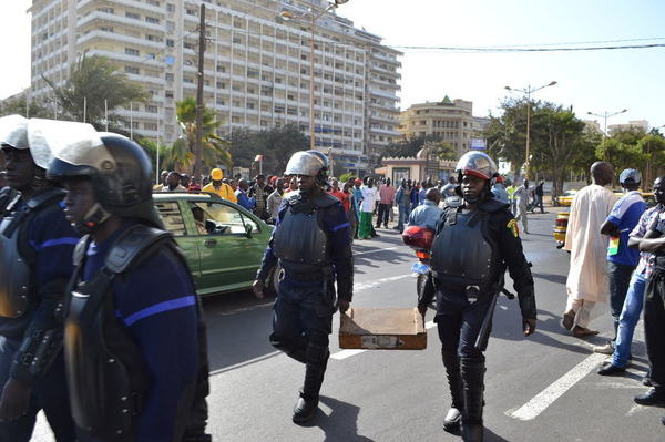 Reformes constitutionnelles au Sénégal ou le syndrome nigérien : - "Devant la situation actuelle, le moment venu l’armée appréciera", dixit général Abdoulaye Fall, chef d’état major général des armées sénégalaises