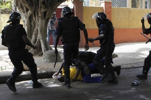 Exclusive vidéo - Photos : La barbarie de la police Sénégalaise