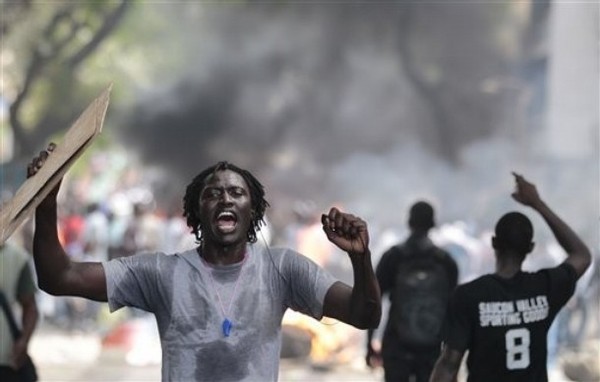 Exclusive vidéo - Photos : La barbarie de la police Sénégalaise