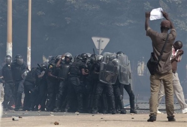 Exclusive vidéo - Photos : La barbarie de la police Sénégalaise