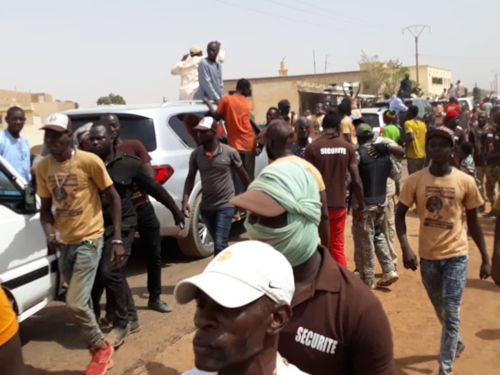 Bokidiawé : Une altercation évitée de justesse entre la sécurité de Sonko et les militants de BBY