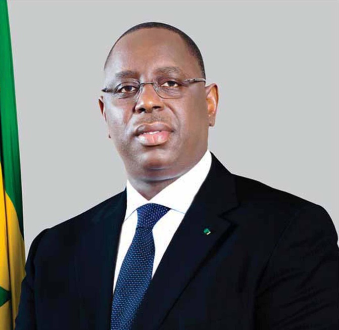 Macky Sall adoube les agents de l'Etat et les retraités
