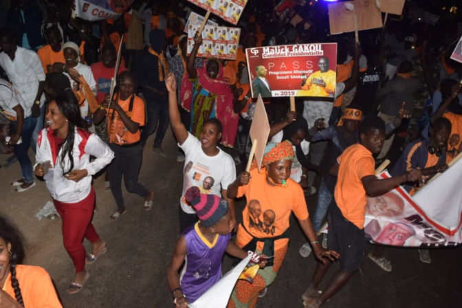PHOTOS - Campagne électorale: La caravane Idy 2019 fait sensation à Mbour