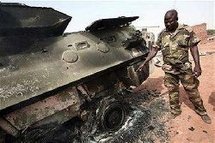 L’ancien militaire menace sa mère de mort.