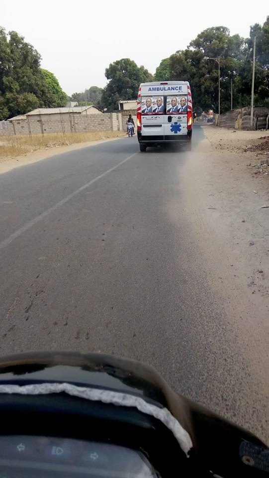 Arrêt sur image: Une ambulance utilisée pour la campagne électorale à Sédhiou, où sont les malades ? Arrêt sur image: Une ambulance utilisée pour la campagne électorale à Sédhiou, où sont les malades ?