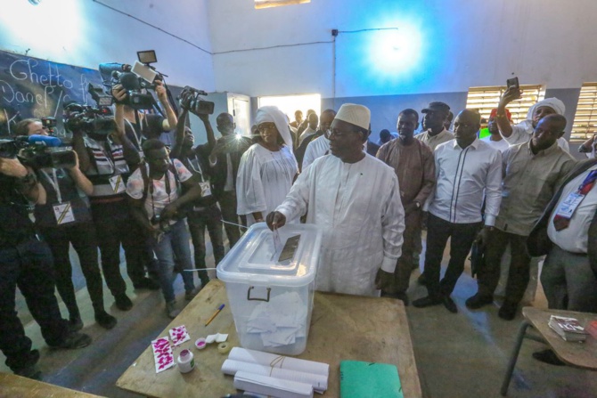 Réaction de Macky Sall après avoir voté: Réaction de Macky Sall après avoir voté: